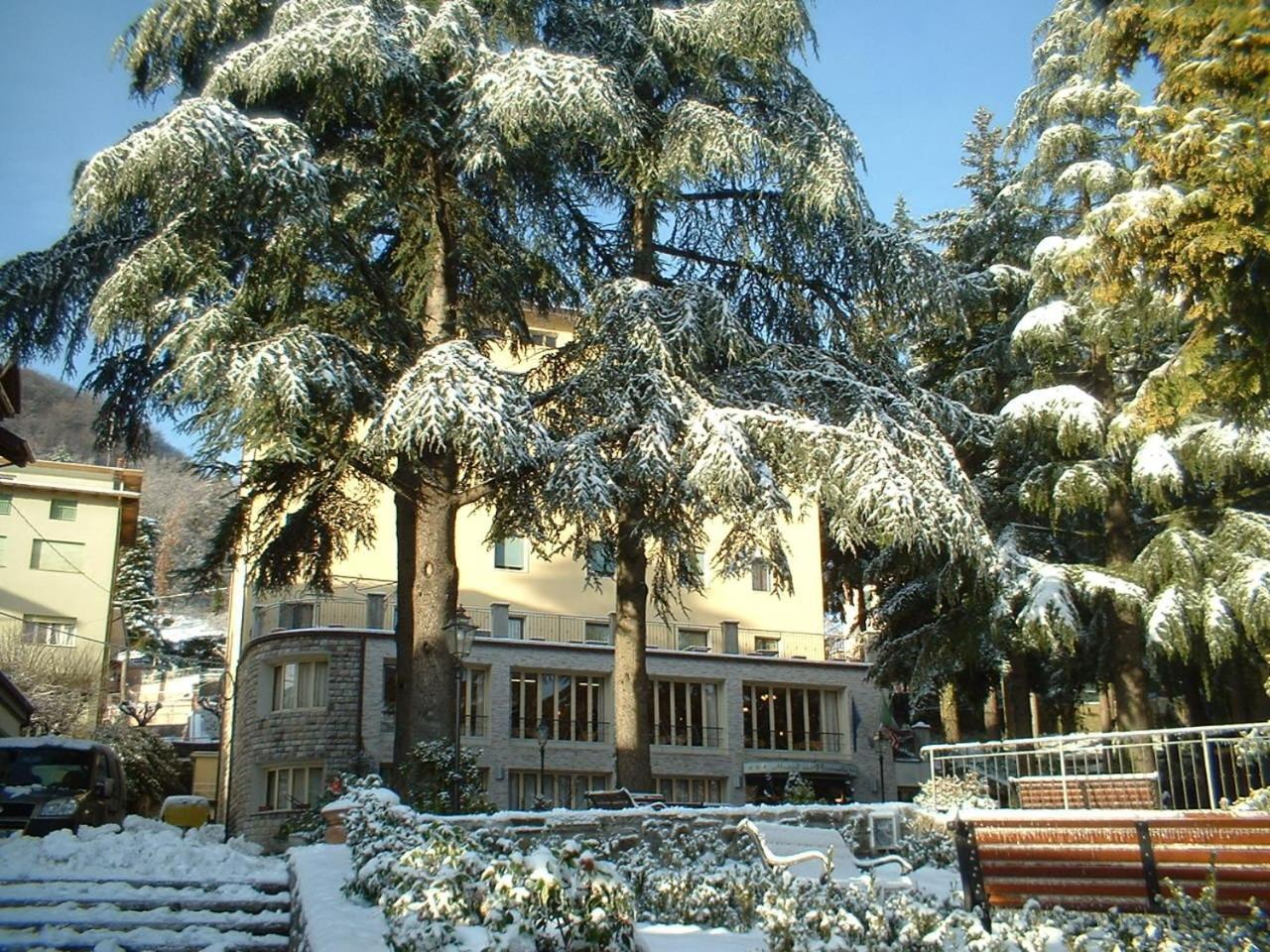 Hotel Miravalle 2000 Lizzano In Belvedere Dış mekan fotoğraf