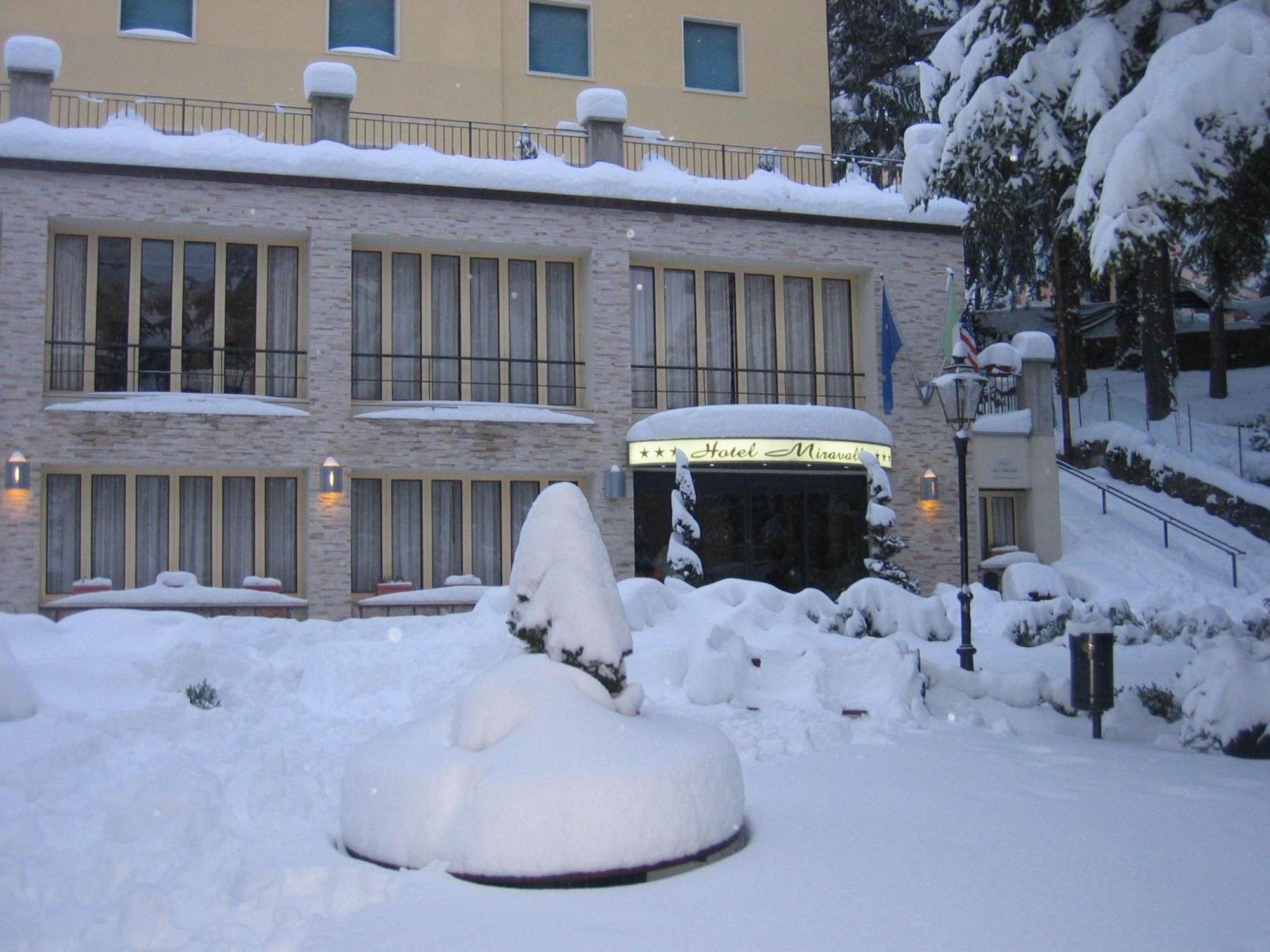 Hotel Miravalle 2000 Lizzano In Belvedere Dış mekan fotoğraf