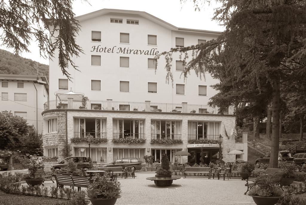 Hotel Miravalle 2000 Lizzano In Belvedere Dış mekan fotoğraf